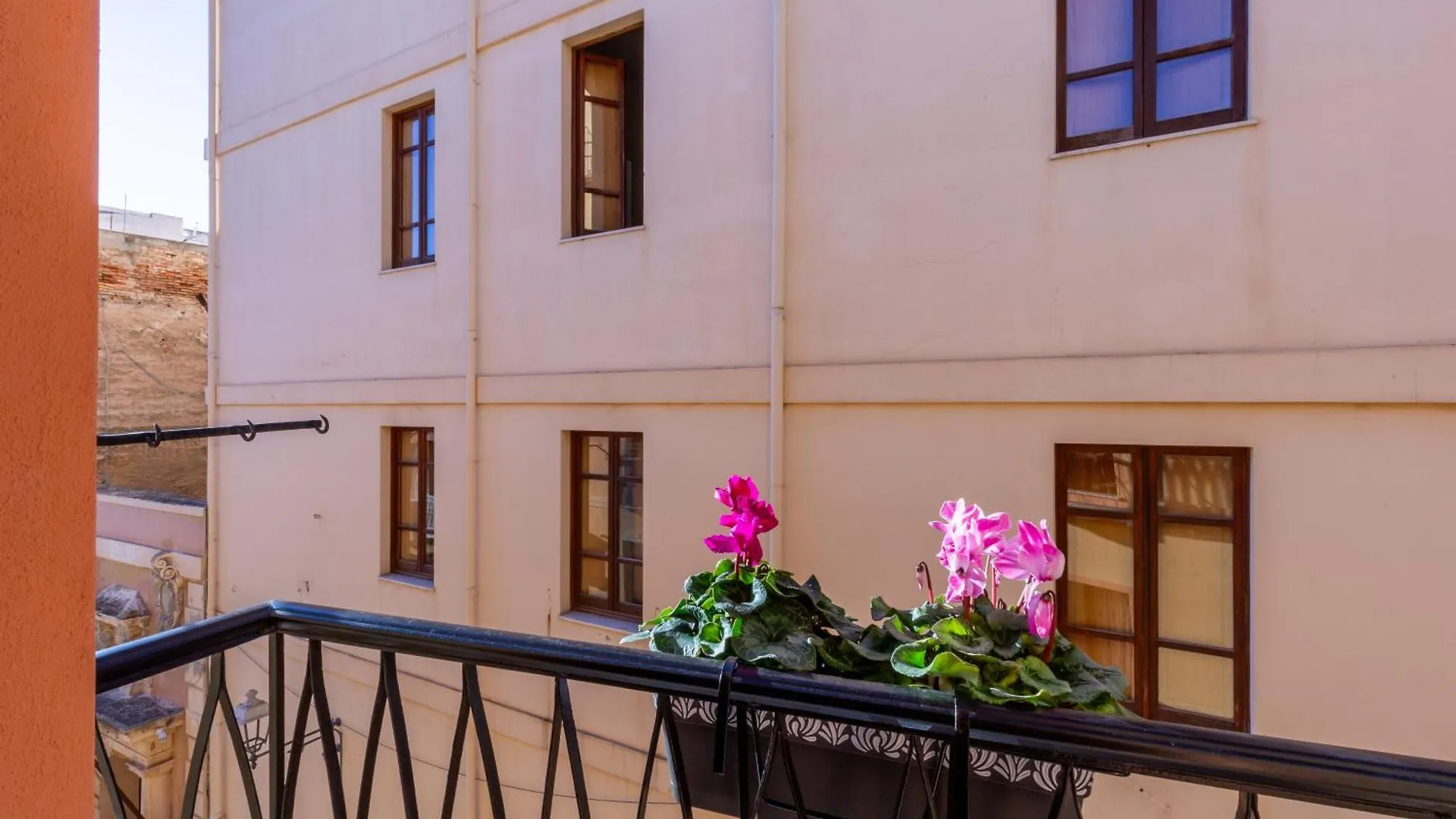 Apartment Ferienwohnung Mch-Marina Charming House Cagliari
